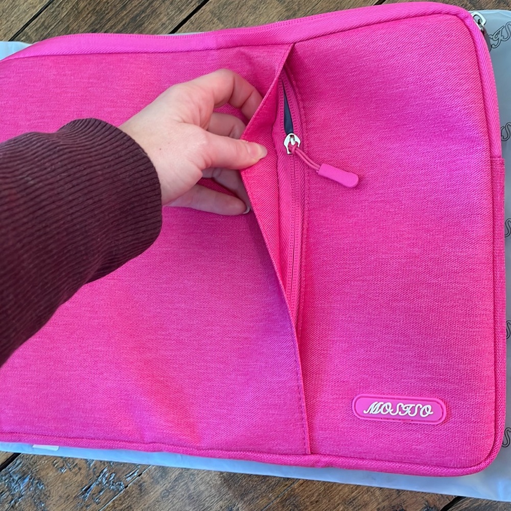 2/$30 BNIB - Mosiso Hot Pink 13.3 inch laptop case - Picture 4 of 6